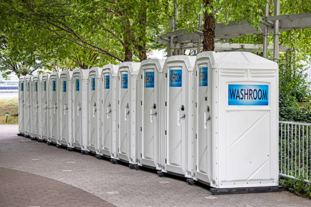 Porta potty delivery and setup in Chardon, OH